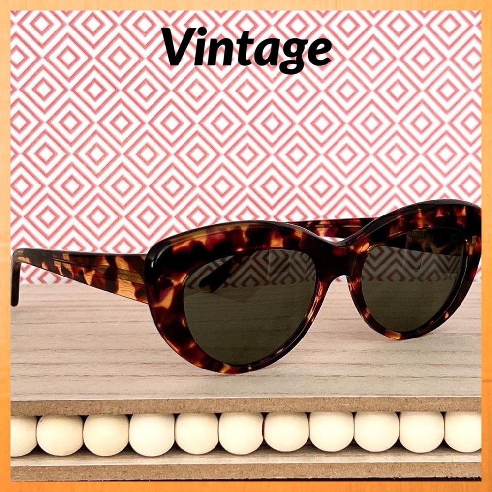 Vintage Cat-Eye Retro Tortoise Black & Tan Dark Lens Sunglasses Glam Festival